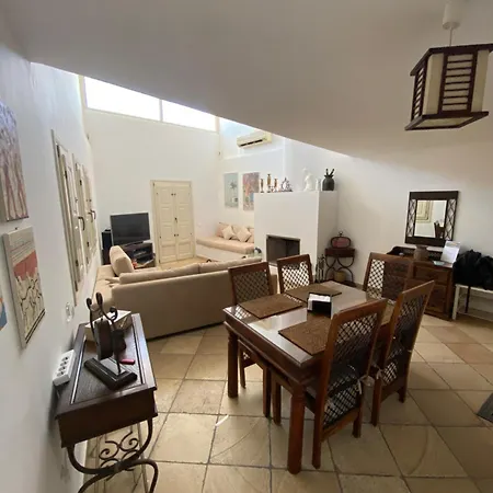 Golden Horizon Villa *