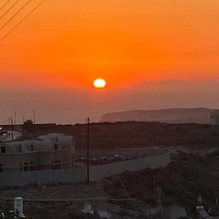 Golden Horizon * Akrotiri (Santorini)